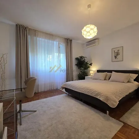 Апартаменти Luxury Near And Old Town *