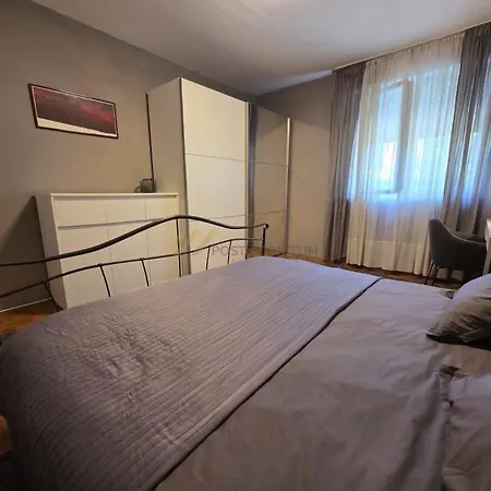 Luxury Near And Old Town Апартаменти *